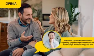 Para rozmawia, kobieta kładzie dłoń na ramieniu mężczyzny. W tle zdjęcie psycholog.