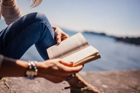 Czego uczy nas literatura? Kluczowe lekcje i ich znaczenie