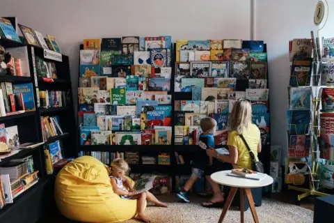 Motyw rodziny w literaturze: różnorodność i znaczenie w kulturze