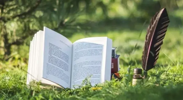 Co to jest recenzja książki i jak wpływa na wybór lektury?