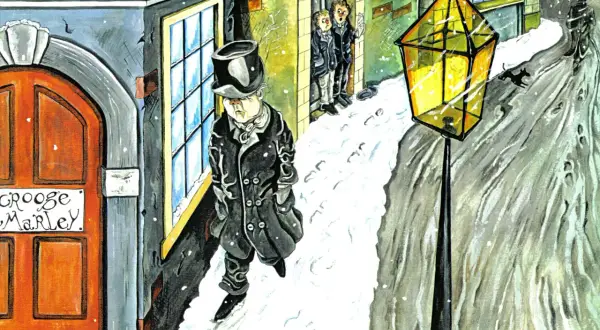Ilustracja przedstawia Ebenzera Scrooge'a w czapce i płaszczu, idącego w śnieżny wieczór ulicą.