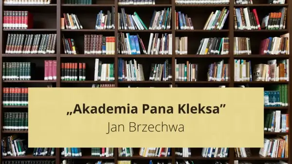 Półki z książkami, na środku żółty prostokąt z napisem „Akademia Pana Kleksa” i Jan Brzechwa.