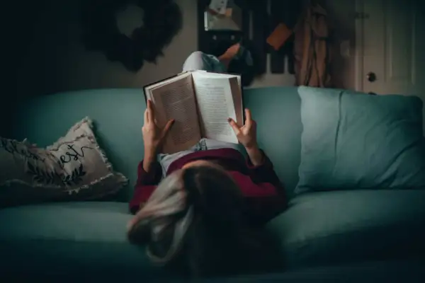 Czy warto czytać książki? Przykłady z literatury, które zmieniają życie